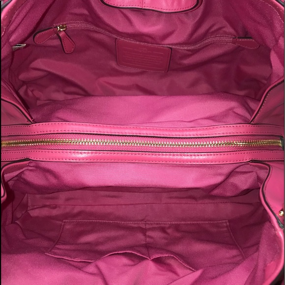 Coach Pink Leather Carlyle Shoulder Bag - Picture 4 of 8
